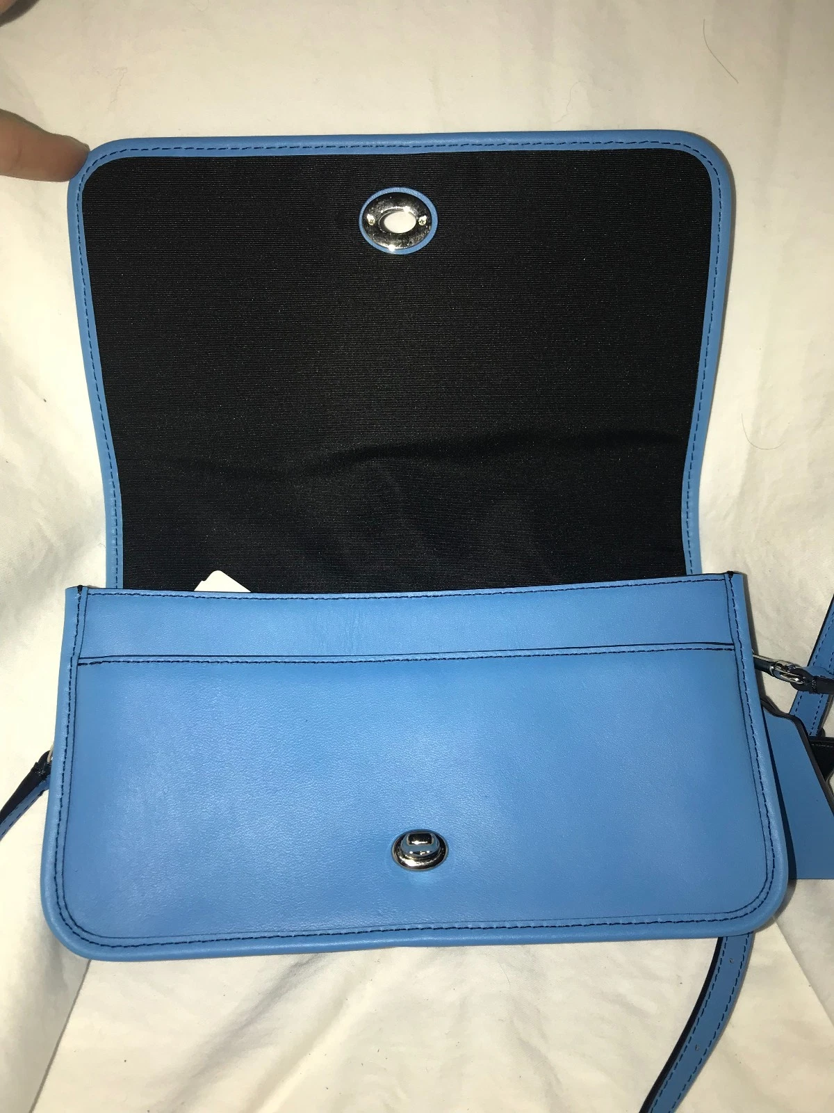 Tracolla Coach Turnlock nuova con etichetta in pelle conciata a guanto 38019