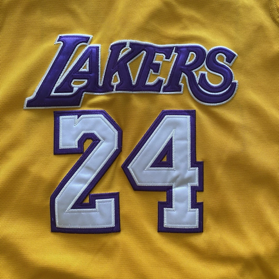 Camiseta Adidas Hombre Kobe Bryant #24 Auténtica NBA Talla 48. Excelente estado.  Paquete de 4 letreros Foto 3 de 4