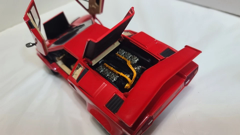 85' Lamborghini Countach 5000 S (масштаб 1:24) литой ограниченный выпуск - Изображение 3 из 4