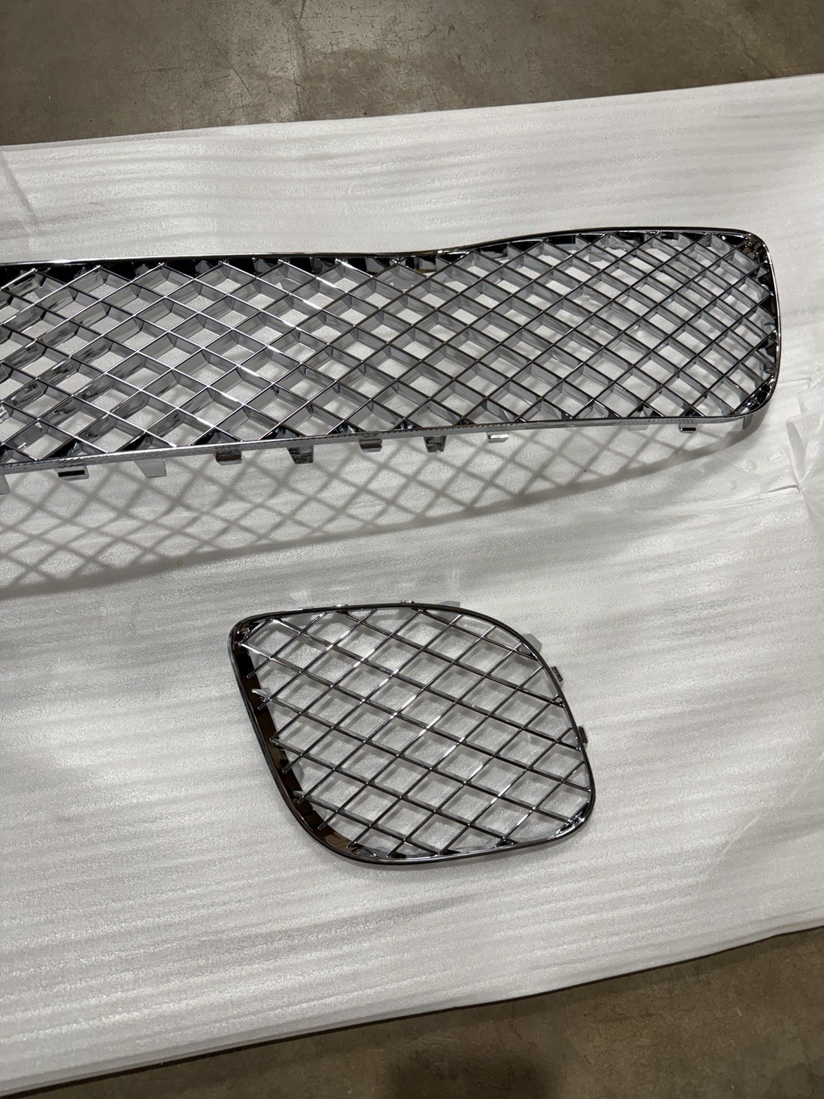 2009-2013 Bentley Continental Flying Spur Front Bumper Lower Grille Set Chrome