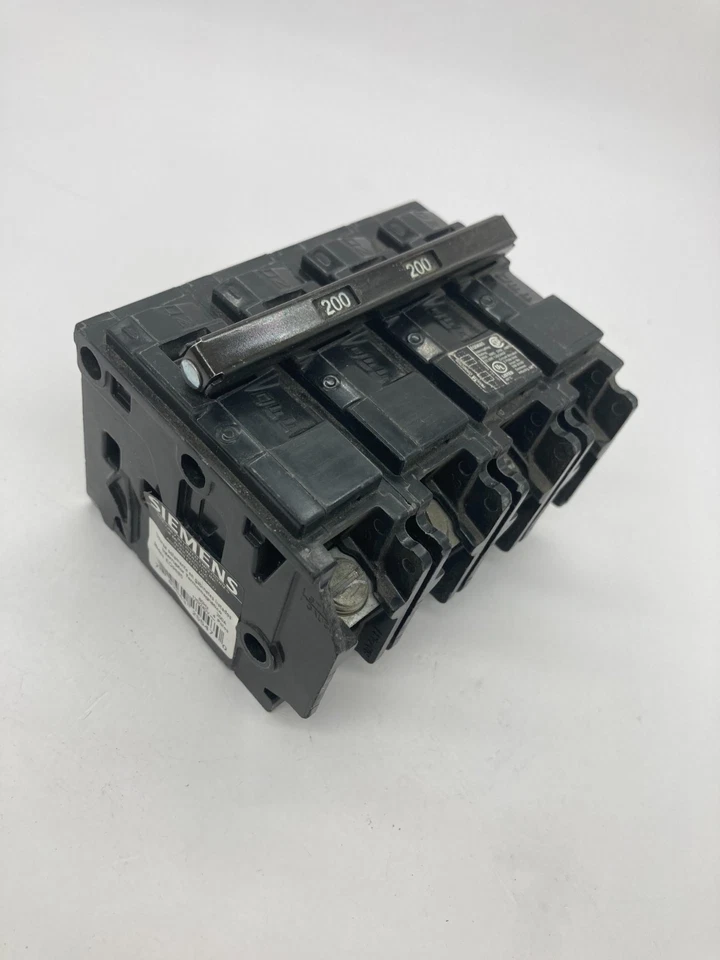 Siemens EQ9685 MBK200 4 Pole 200 Amp 120/240V AC Plug On EQ Main Breaker CHIPPED - Image 3 of 4