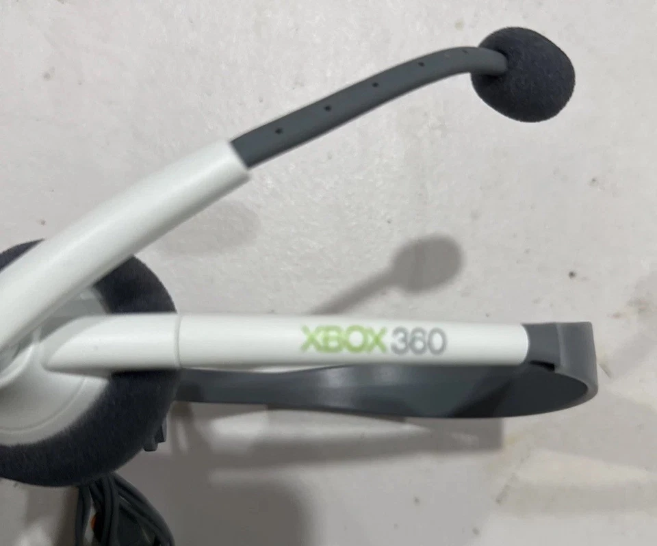 MICROSOFT OEM XBOX 360 OFFICIAL WIRED CHAT HEADSET W/ BOOM MIC WHITE - Image 2 of 2
