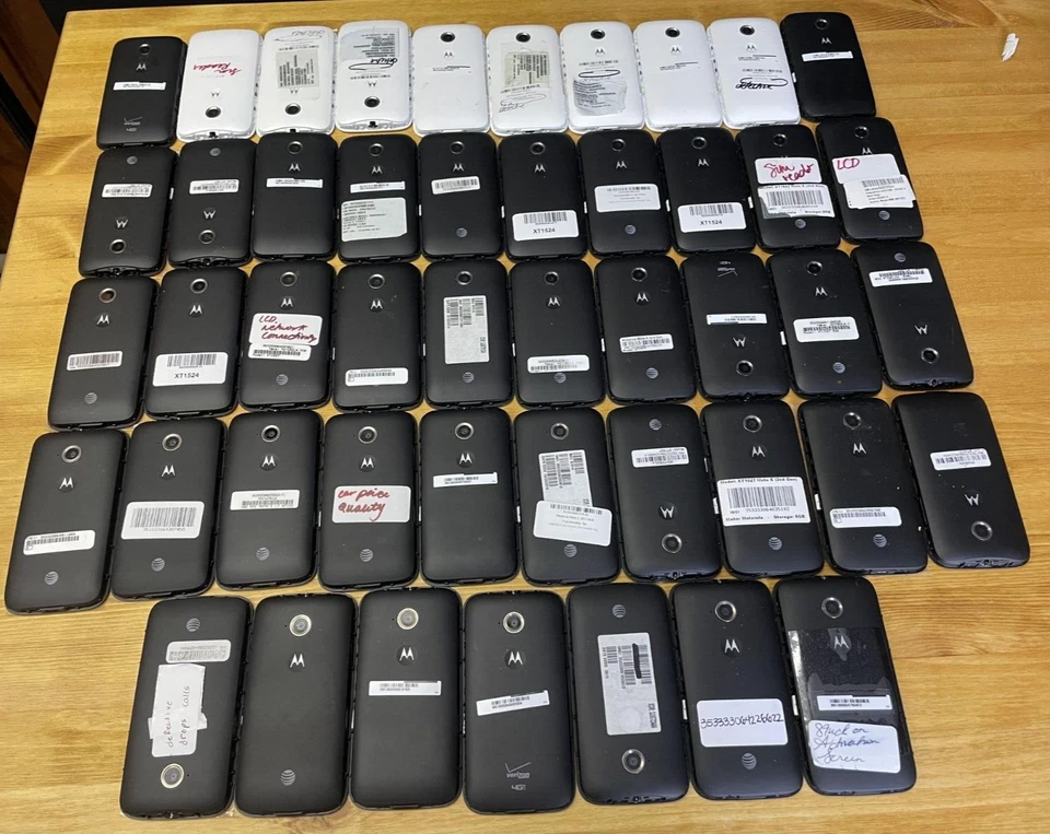 Defective Lot of 47 Motorola E 2015, Sold AS-IS for Parts - Read Description - Image 2 of 4