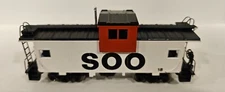 Athearn 5370 HO Scale SOO Line Wide Vision Caboose Car #18