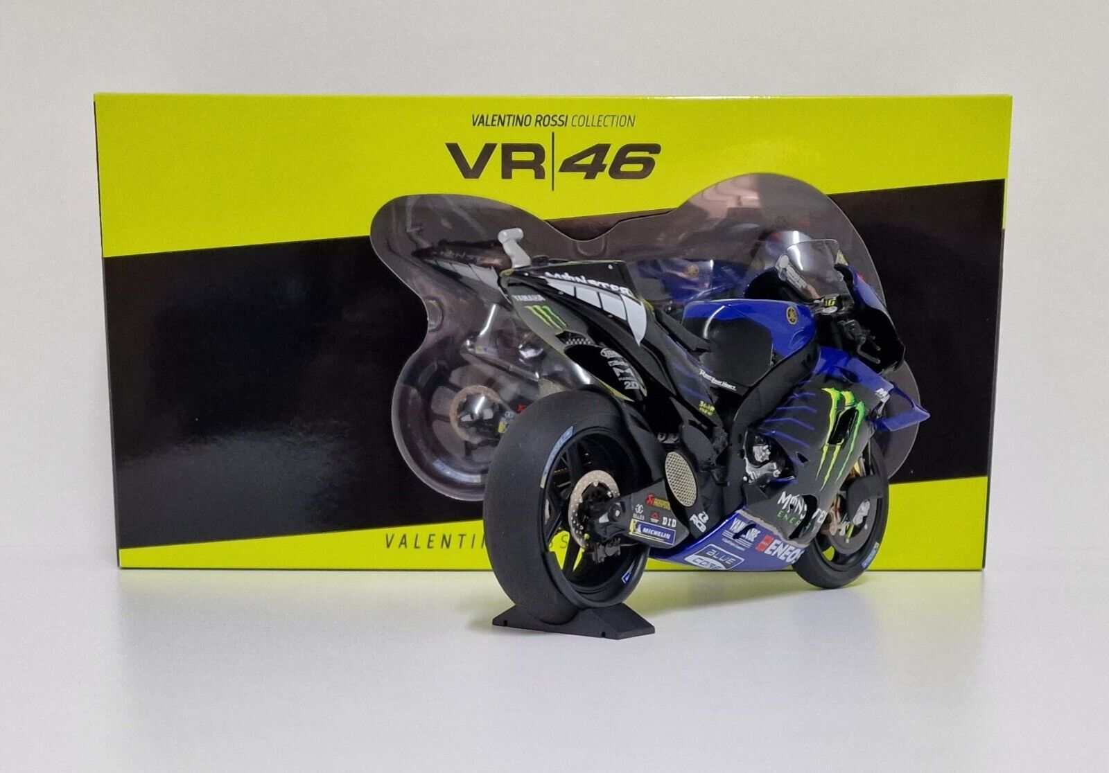 Minichamps 122103146 Yamaha YZR-M1 V. Rossi Moto GP 2010 Valencia avec  figurine