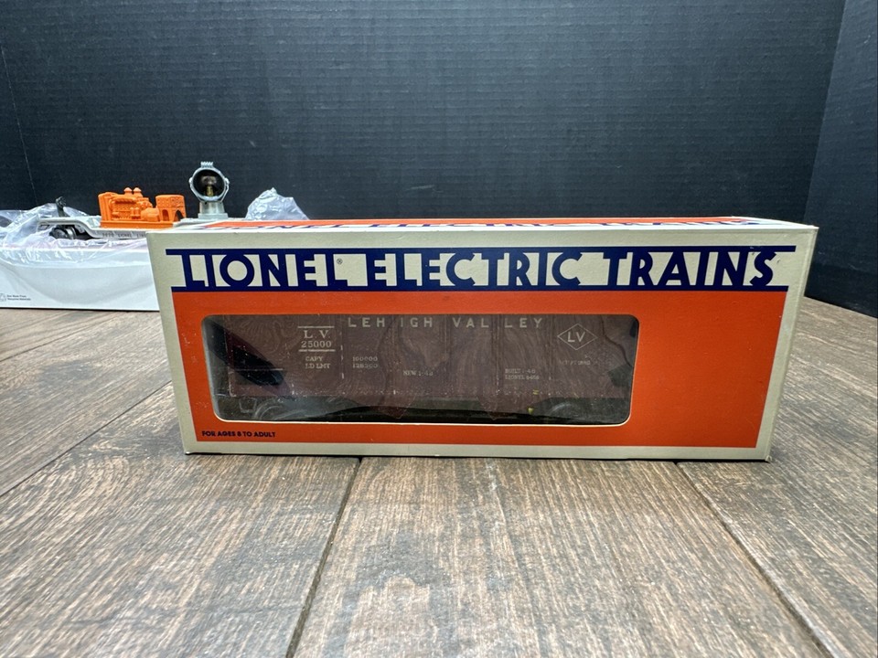 Lot Of Vintage Lionel Trains Eire RioGrande NYC Lehigh Valley