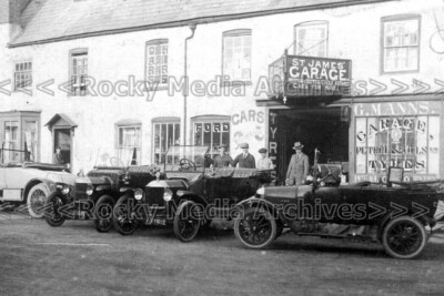 Qnn-49 Ford Motor Car, G Manns, St James' Garage, Monmouth. Photo
