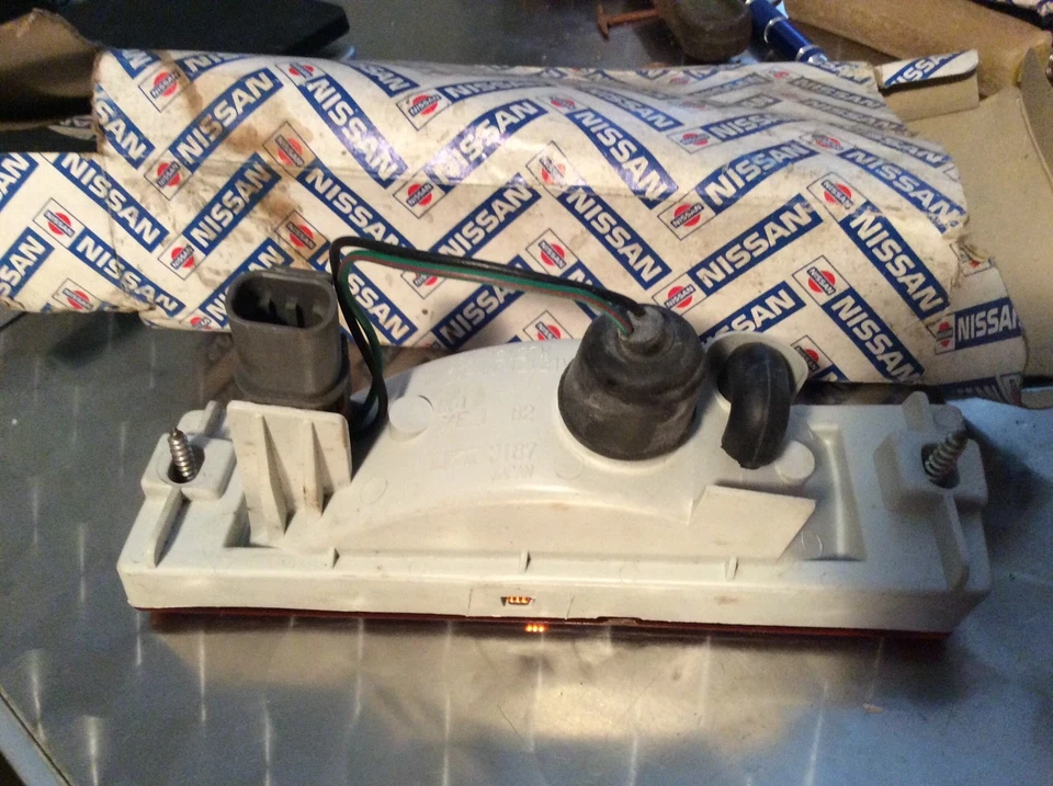  IKI 3187 R 1982 Nissan maxima clearance Light right  side - Image 2 of 3