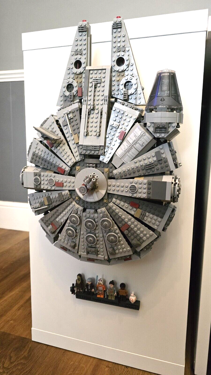Table Basse Avec Falcon Millenium LEGO Star Wars Intégré - Dimensions 75x92