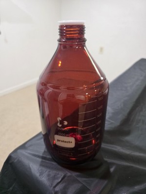 DURAN protect+ Amber Glass Reagent Bottle 2000 ml Screw-Top, Graduations