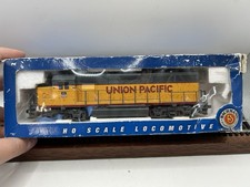 Bachmann HO Union Pacific GP38 Diesel Locomotive - (GOOD TESTED)