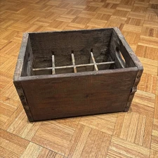 Vintage Frostie Old Fashion Root Beer Wooden Crate - Staunton, IL - 14 x 10 x 9”