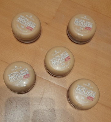 essence Natural Matte Mousse Foundation 04, Foundation Mousse matt, Farbton 04