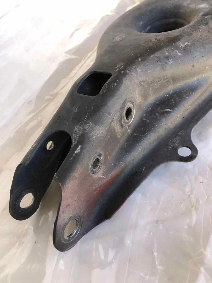 2008 - 2015 MERCEDES C250 Center Coil Lower Control Arm Right Passenger Side RH - Image 4 of 4