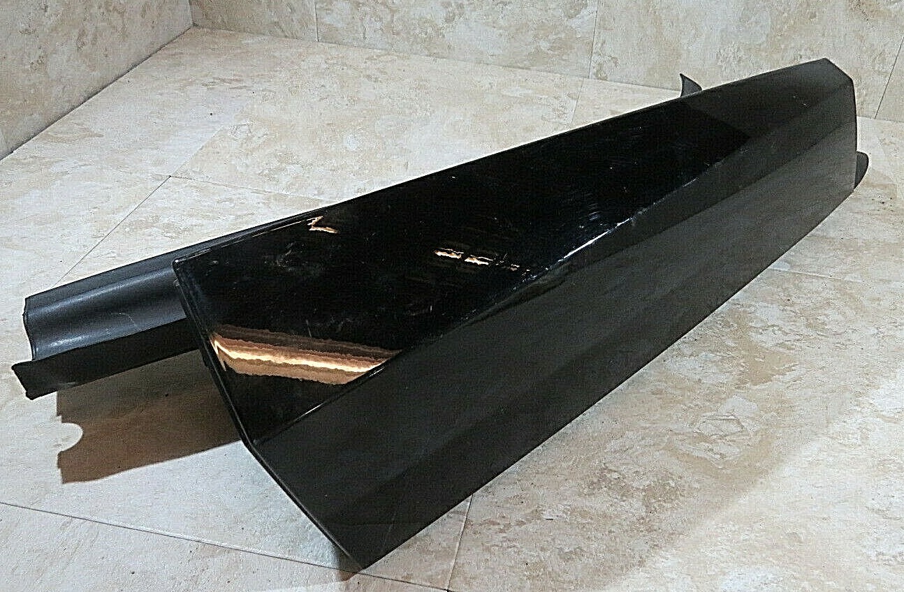 2016 GMC Yukon XL Denali Right Rear Upper Tail Light Trim Panel X1LD05