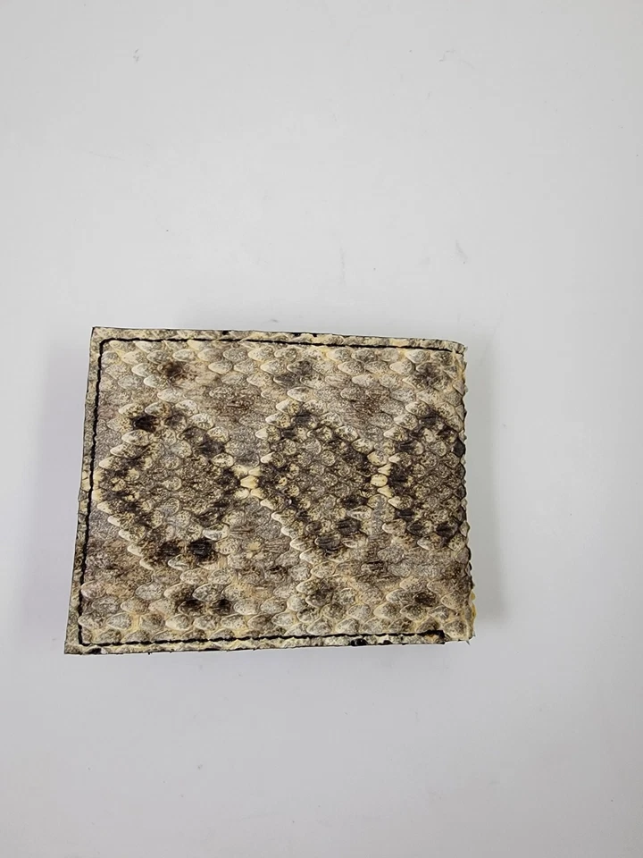 RATTLESNAKE Wallet Men Billfold snake skin Original Slim Pocket v cut interior - Image 3 of 4