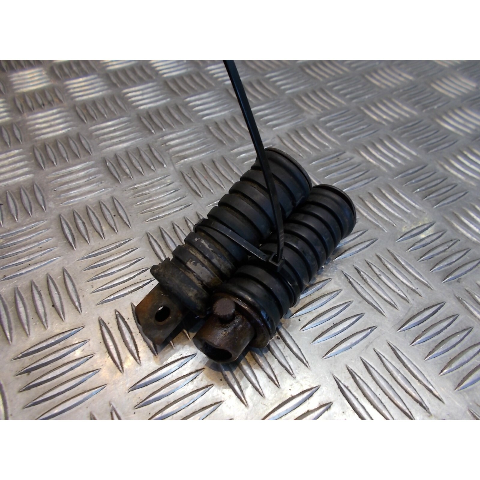 Cales pieds arrière pour Yamaha 125 DTMX - 2A8