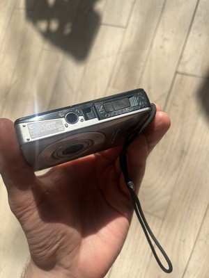 Canon PowerShot Digital ELPH SD750 / Digital IXUS 75 7.1MP Digital
