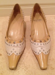 classic kitten heels