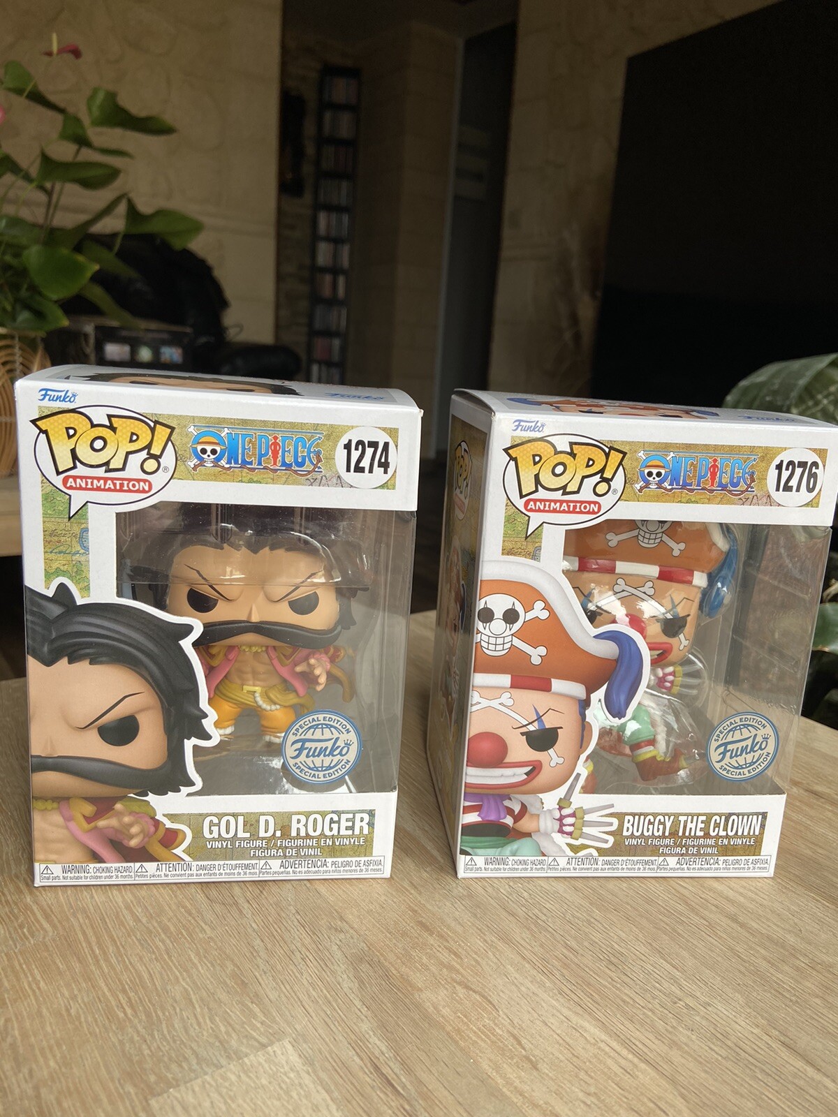 Pop Gold Roger et Buggy pour décorer une étagère de chambre de geek