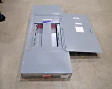 Square D 400 Amp Main Lug Only 208Y/120V 3Ø 4W 30 Circuit Hcn I line Panel P142