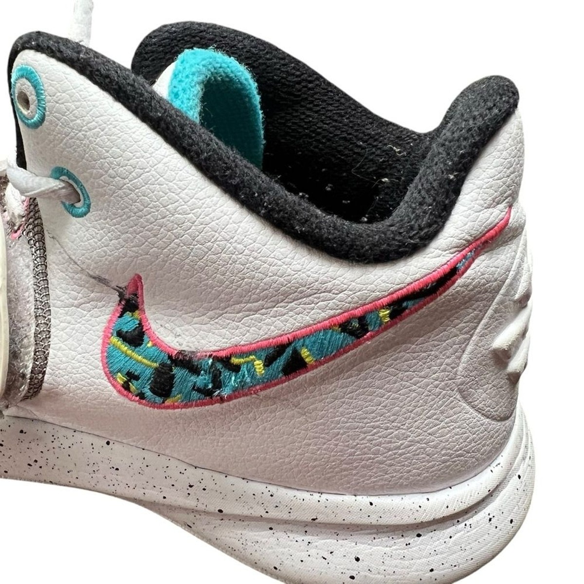 Nike Kyrie Flytrap 'South Beach' Basketball Shoes BQ3060 104 Men's Size