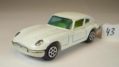 Yatming ca. 1/66 Nr. 1010 Jaguar E-Type 4,2 Coupe weiß #043