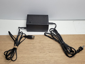 Atari XE System Console Manual & Power Supply CIB (Powers on, Displays)