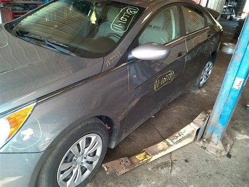 Fuel Tank Plastic Tank Fits 12-15 OPTIMA 10181570