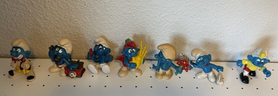 Vintage  Smurfs Figures 2 Inches (1977-1982) Lot of 7