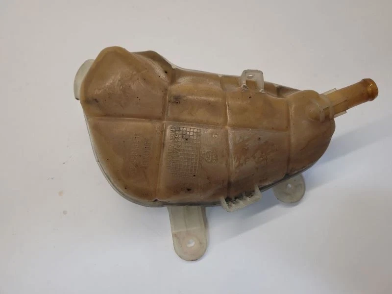 2012-2018 CHEVROELT SONIC Coolant Reservoir   Foto 4 de 4