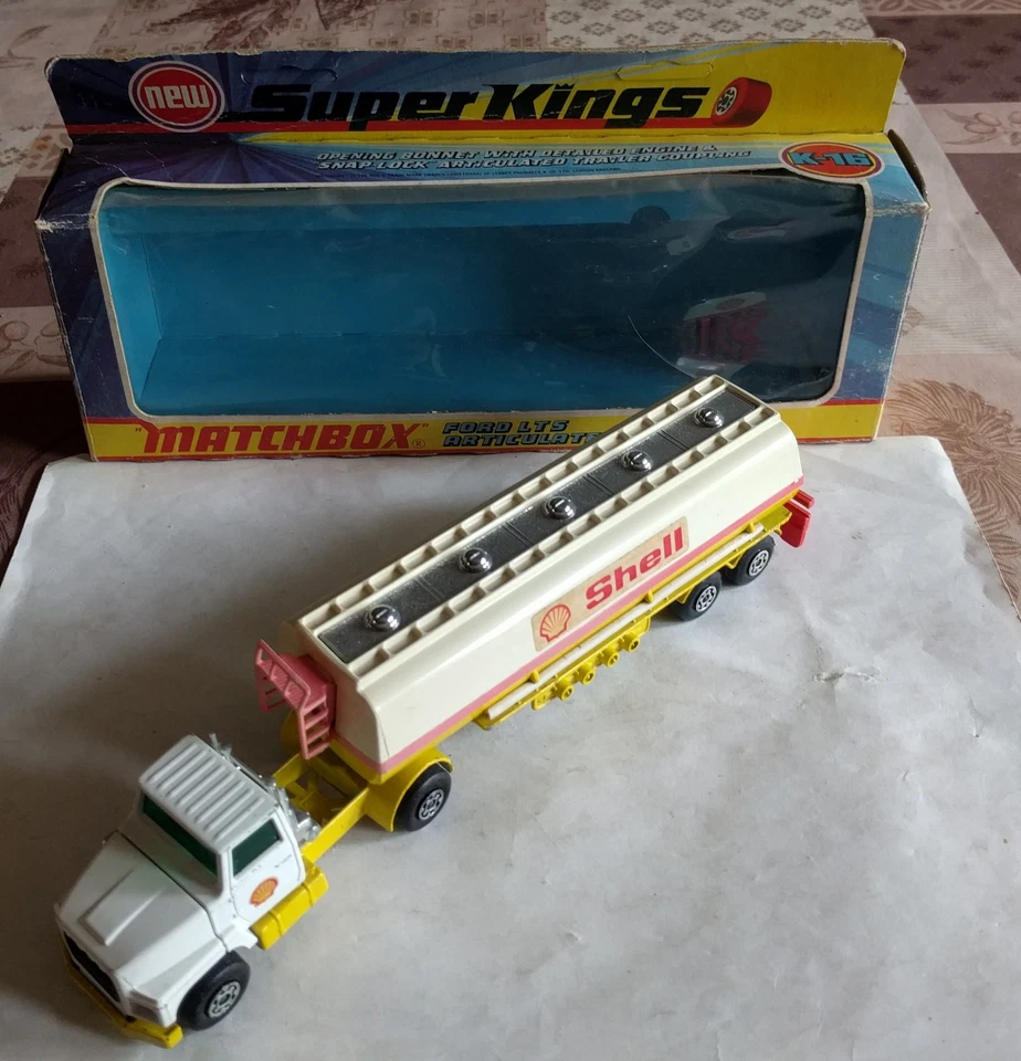 Matchbox Superkings K-16 Ford LT-5 Articulated Tanker - Photo 1/4