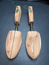 Woodlore Split Toe Auto Spreader Shoe Tree Wooden Cedar Forms Size M Made In USA