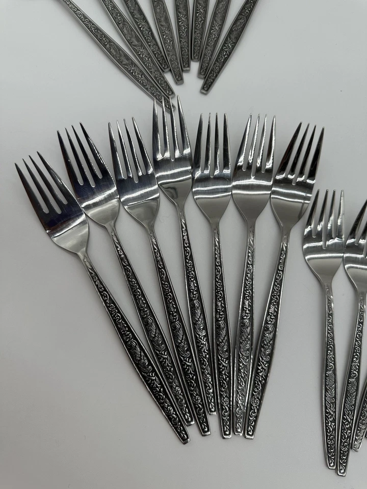 Vintage 51 Piezas Acero Inoxidable Texturizado Mango Flores y Pergaminos “Jardín de Primavera” Foto 4 de 4