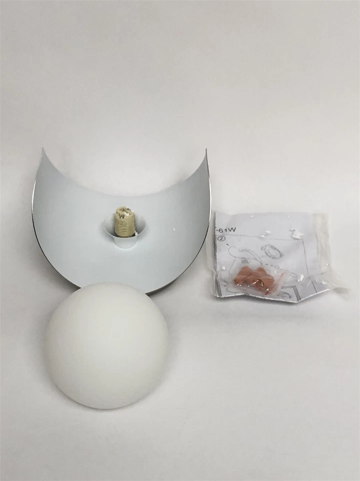 Dainolite Crescent 1 灯白炽灯壁灯,当代,金属 — 第 2/3 张图片