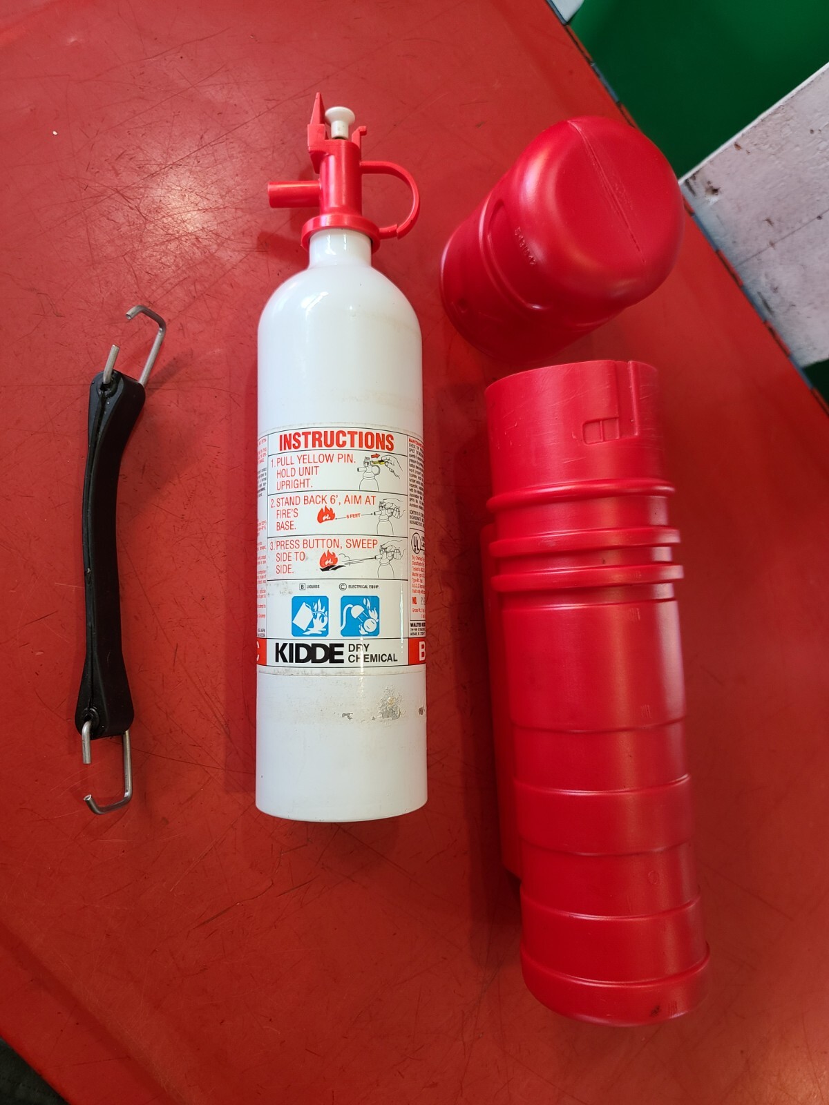 Polaris Genesis 1200 2001 Jet Ski PWC Fire Extinguisher, With Container