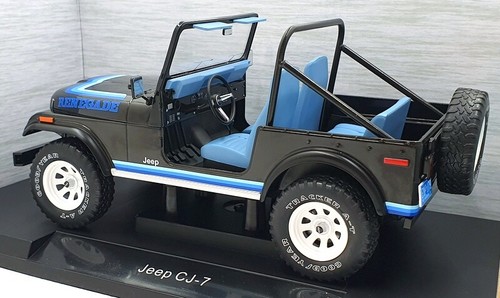 Model Car Group 1/18 Scale MCG18281 - Jeep CJ-7 - Black - Picture 2 of 5