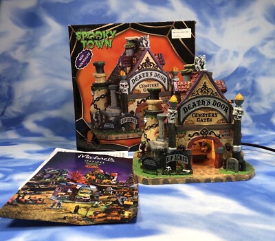 NEW 2020 Lemax Spooky Town ''Death's Door Cemetery Gates'' Lighted #05614 NIB