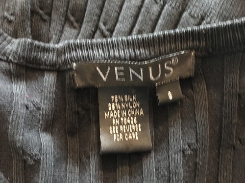 Venus black v-neck sweater size small - silk blend - Picture 5 of 5