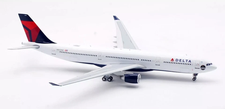 Delta Airlines / Airbus A330-300 / N802NW / IF333DL0924 / 1:200 Foto 3 de 4