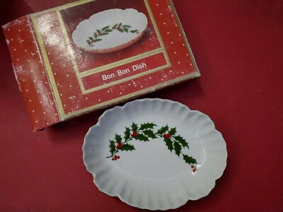 Christmas Holly & Berry Bon Bon Dish Japan