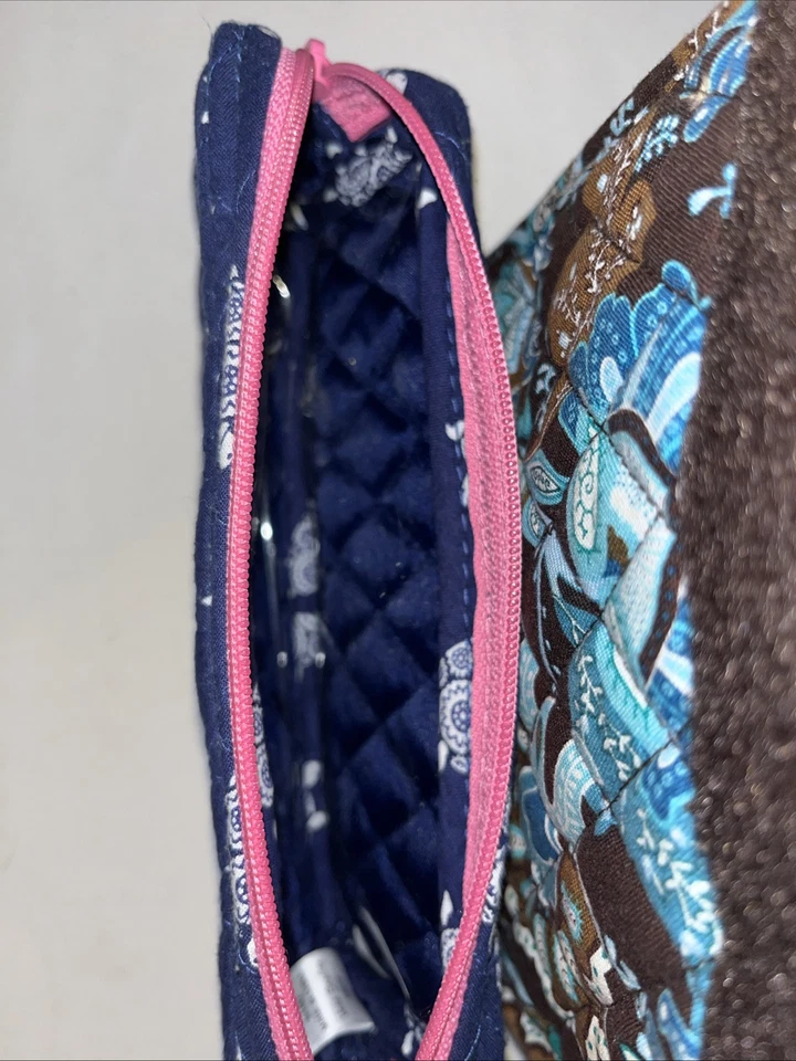 4 Piece Make Up Bag, 2 Lunch Bags, Small Pouch Vera Bradley Preowned Set - Image 4 of 4