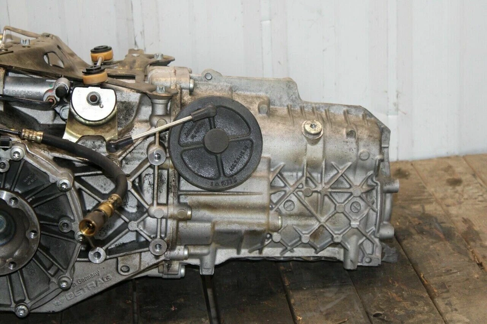 2005-2006 Porsche Boxster 3.2 6 Speed Transmission 98730001024 OEM Used Foto 3 de 4