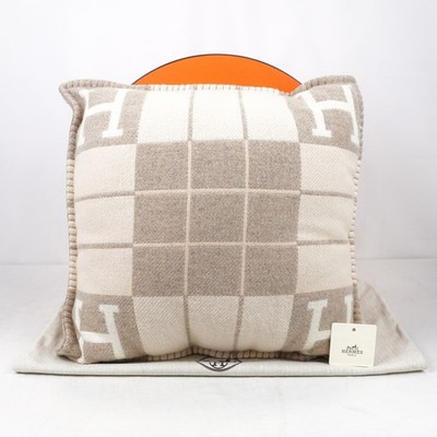 Hermes Avalon III Jacquard Pillow In Coco Camomille With Removable Cover