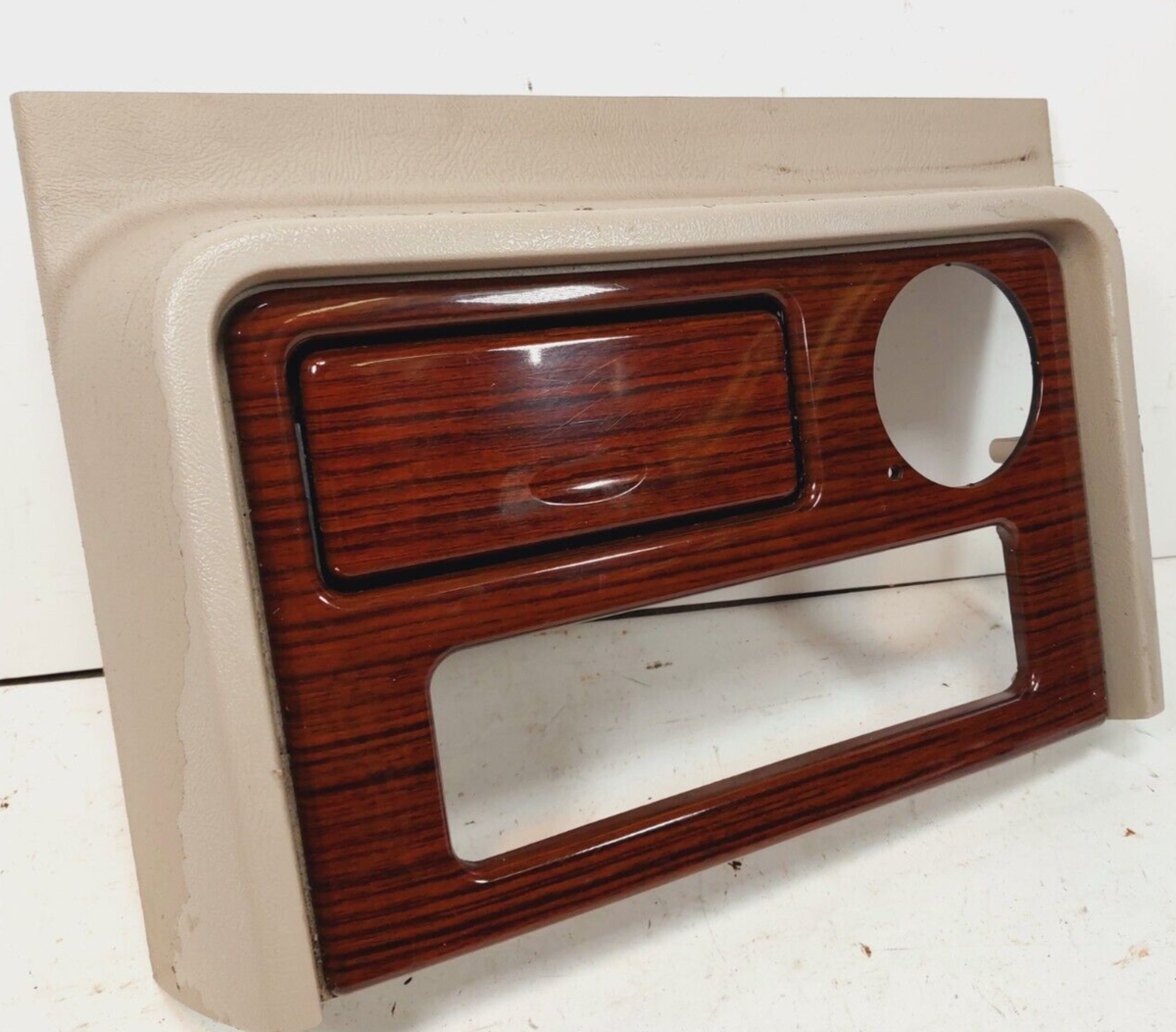 2003-2004 Cadillac Escalade Center Console Upper Trim Clock Bezel