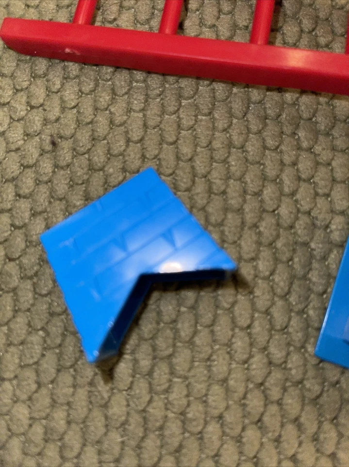 Lincoln Logs BLUE WINDOW And Chimney - Red Ladder- PARTS Lot of 3 Replacement - Image 3 of 4