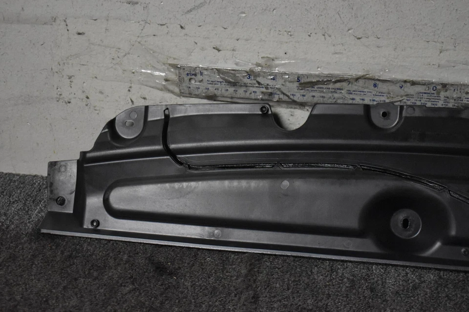 BMW X6 2019-2022 guardabarros trasero moldura de fábrica OEM Foto 2 de 4