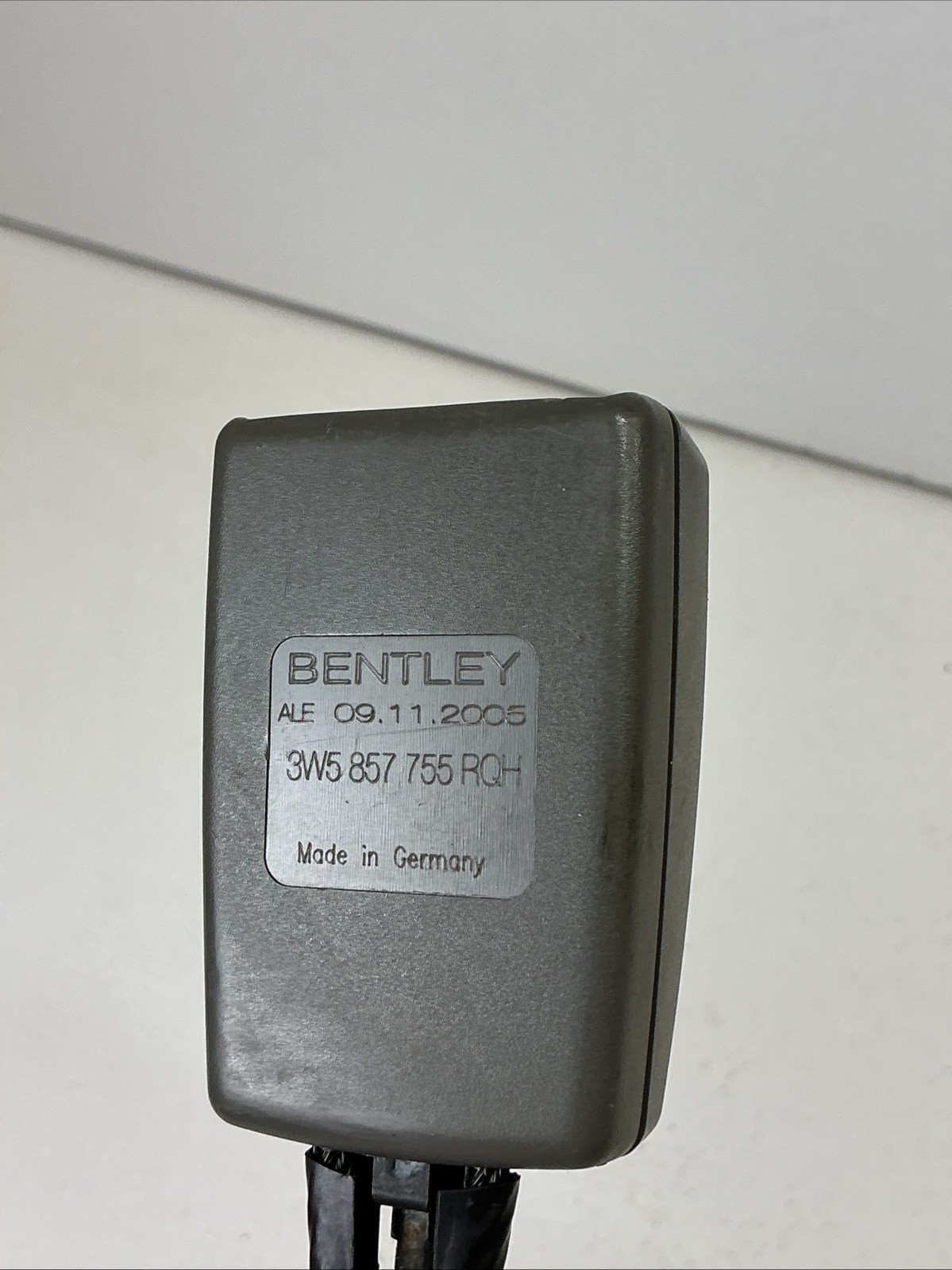 06-13 Bentley Continental Flying Spur Front Left Side Seat Belt Buckle OEM