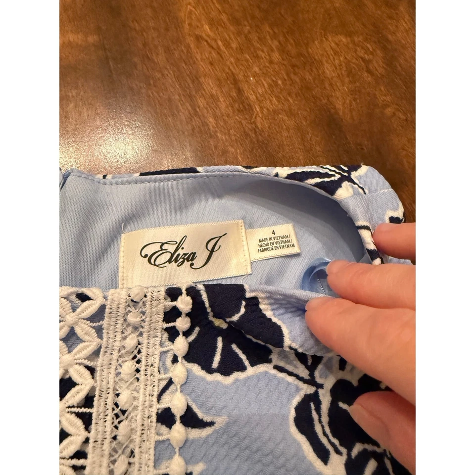 Mini vestido para mujer Eliza J azul estampado floral ribete de encaje sin mangas talla 4 Foto 3 de 4
