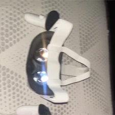 Meta Quest 2 White Plastic Standalone Virtual Reality Headset with Controllers